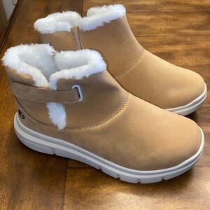 FitVille Women's CozyCore Winter
Boots V2 size 10.5 NWOT
